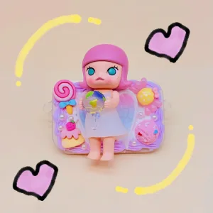 ที่ตั้งโทรศัพท์ ArtToys Molly สุดน่ารัก – มาพร้อมสายคล้องคอฟรี