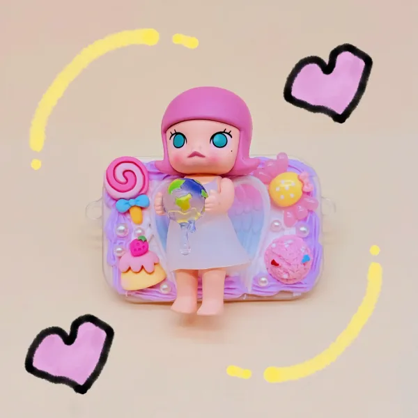 ที่ตั้งโทรศัพท์ ArtToys Molly สุดน่ารัก – มาพร้อมสายคล้องคอฟรี