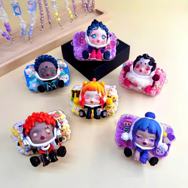 คำอธิบายสินค้า – ที่วางโทรศัพท์ Skull Panda Art Toy (พร้อมสายคล้อง) - Ảnh 2