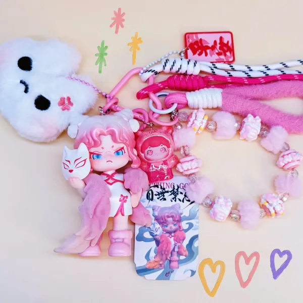 คำอธิบายสินค้า – พวงกุญแจ Art Toy Dora (พร้อมสายคล้อง)