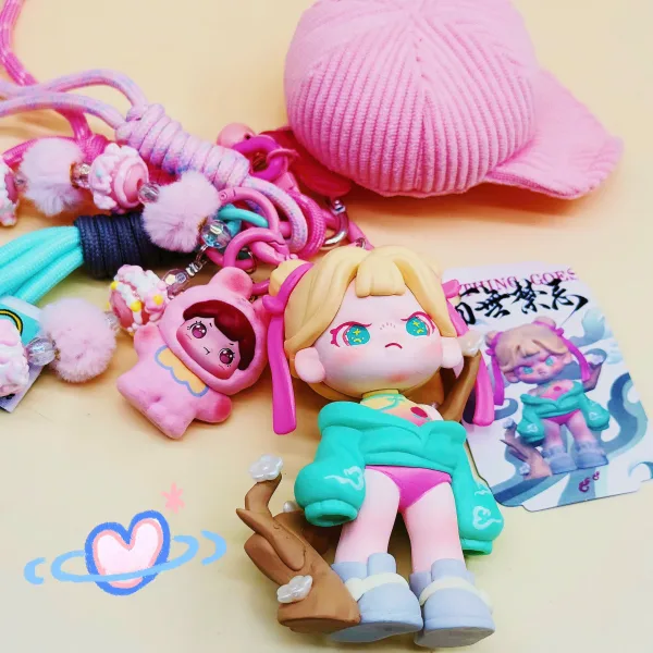 คำอธิบายสินค้า – พวงกุญแจ Art Toy Dora (พร้อมสายคล้อง) - Ảnh 2