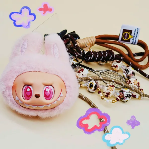 พวงกุญแจ Art Toy Labubu พร้อมสายคล้อง